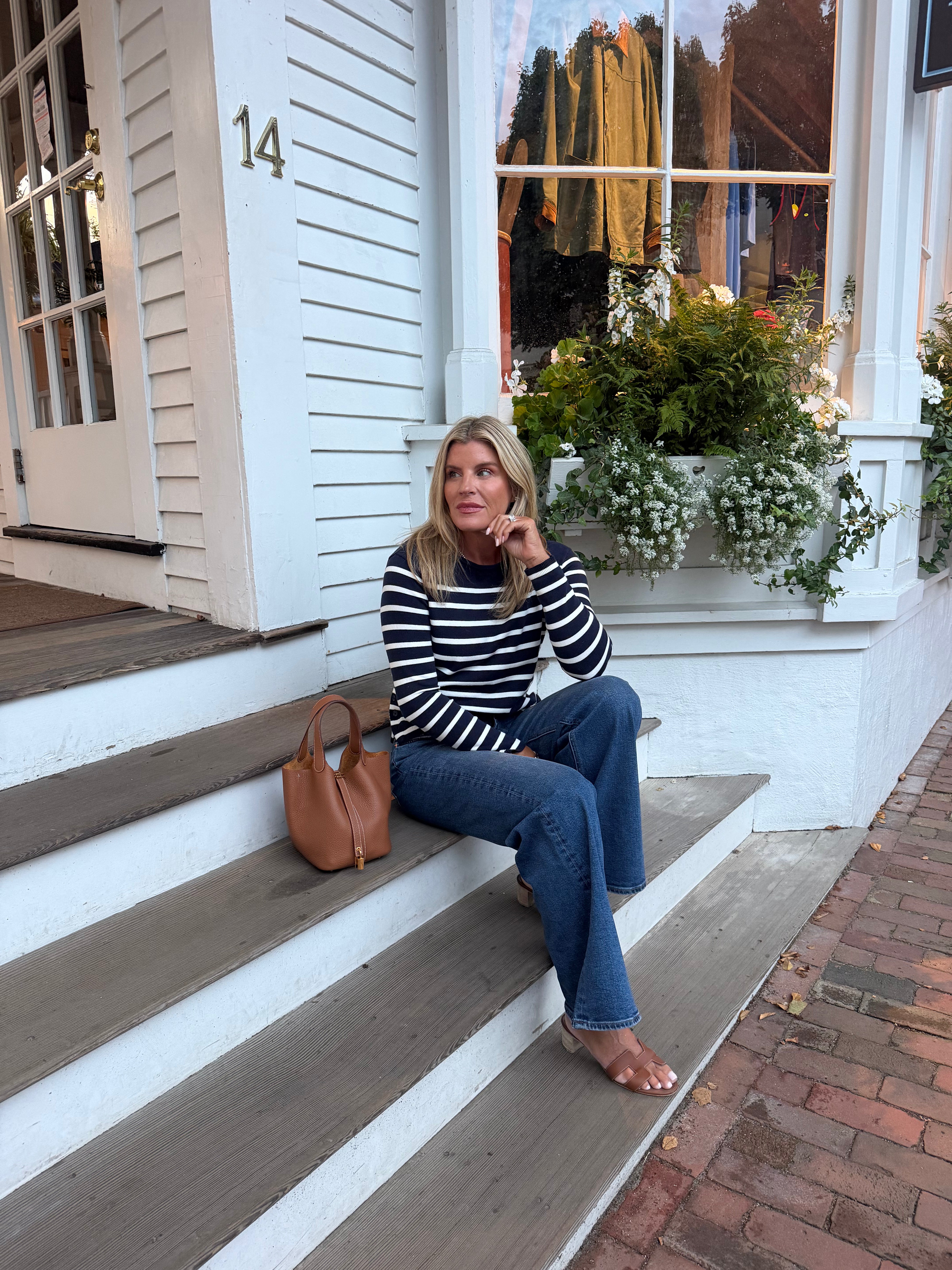 ACK Button Sweater-Navy/White