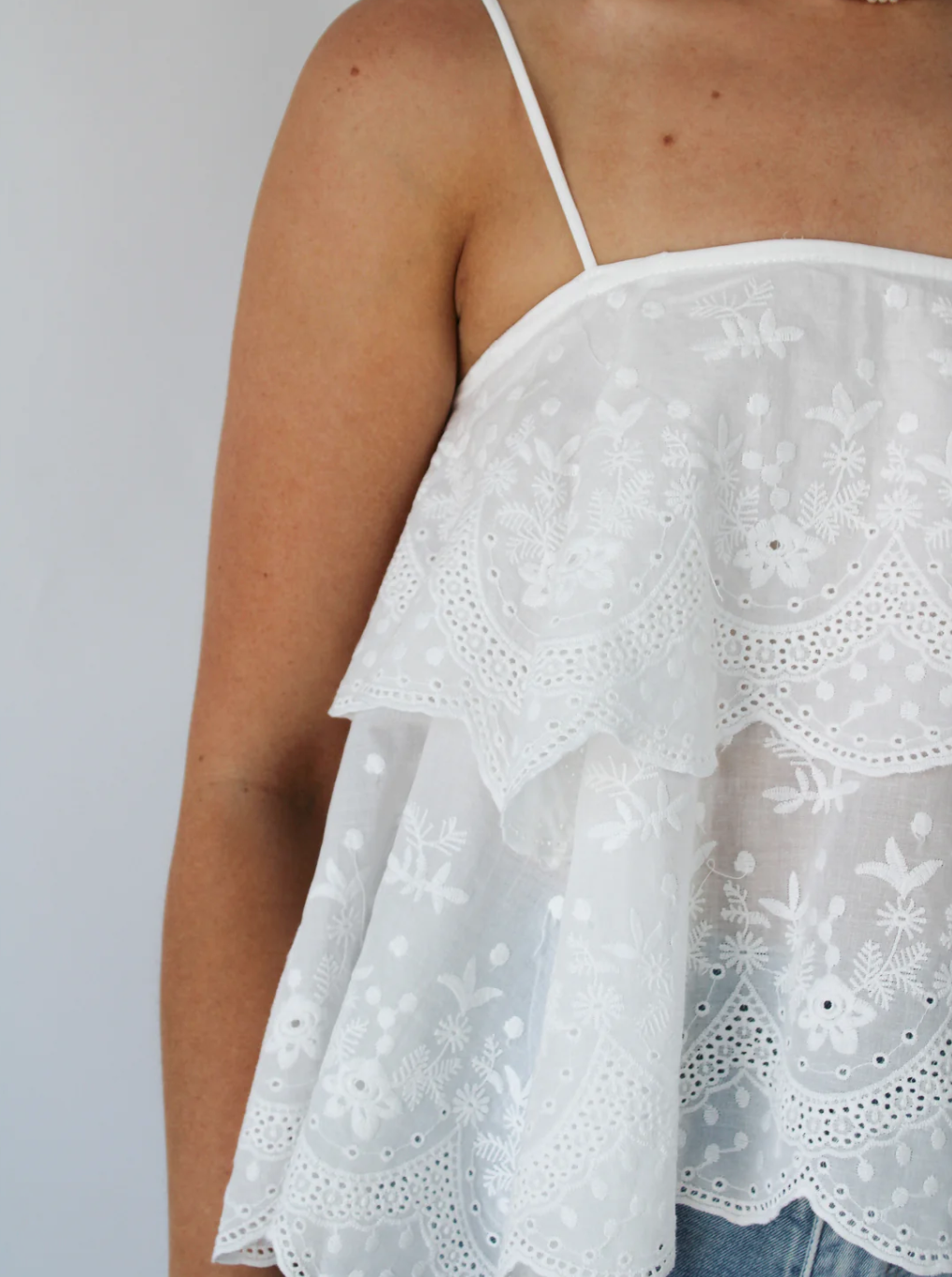 Capri Scalloped Cami-White