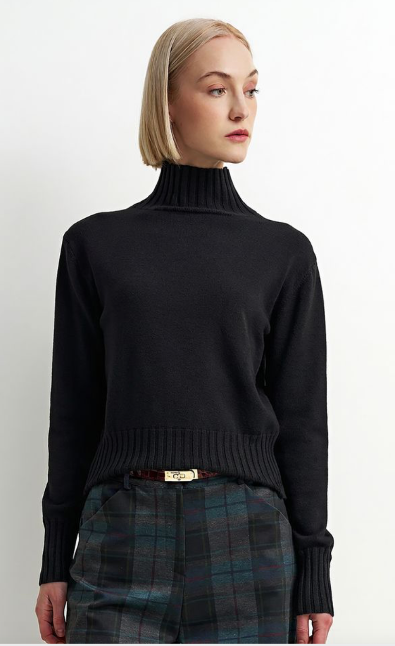 Ribbed Crewneck Sweater-Black