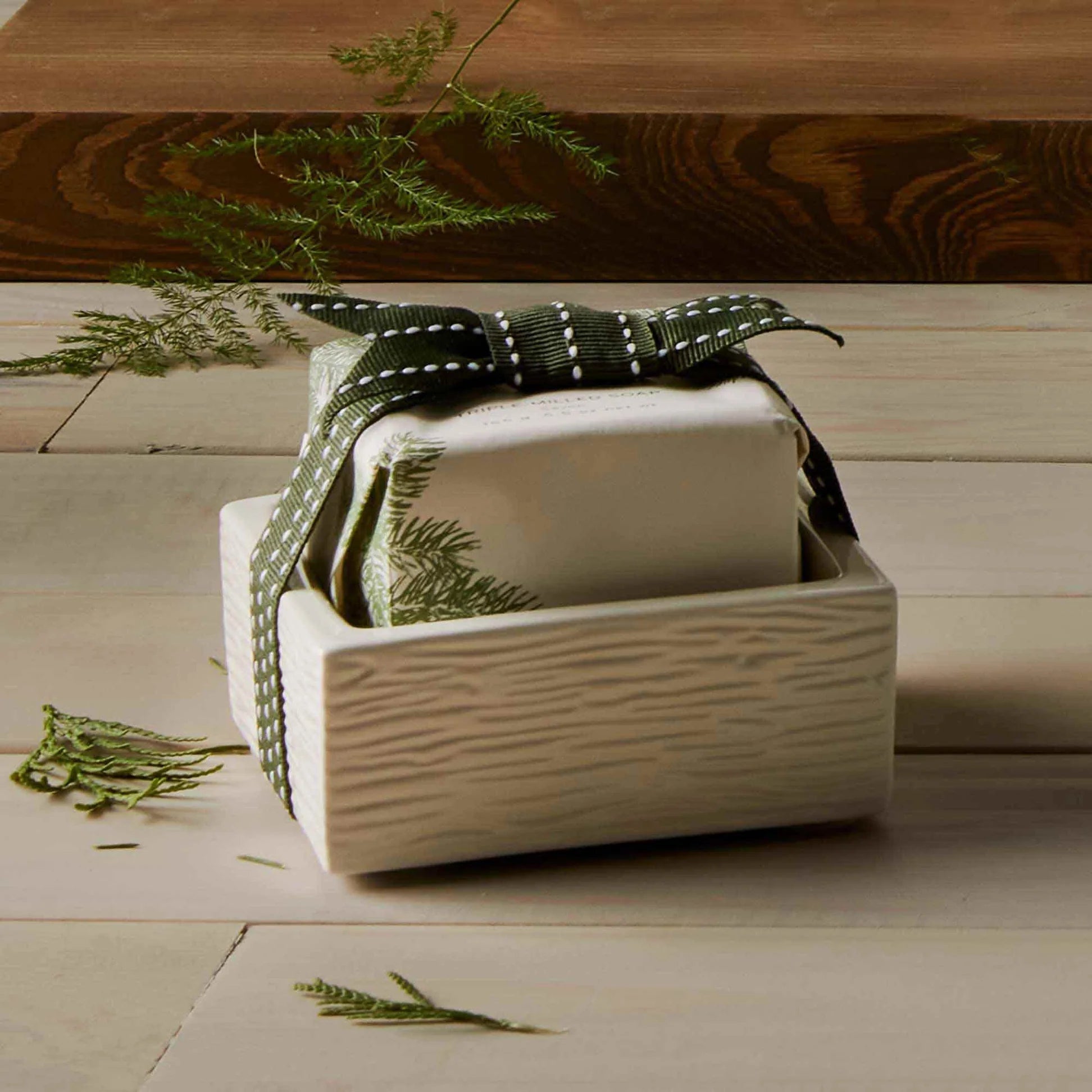 Thymes Frasier Fir Bar Soap & Dish Set