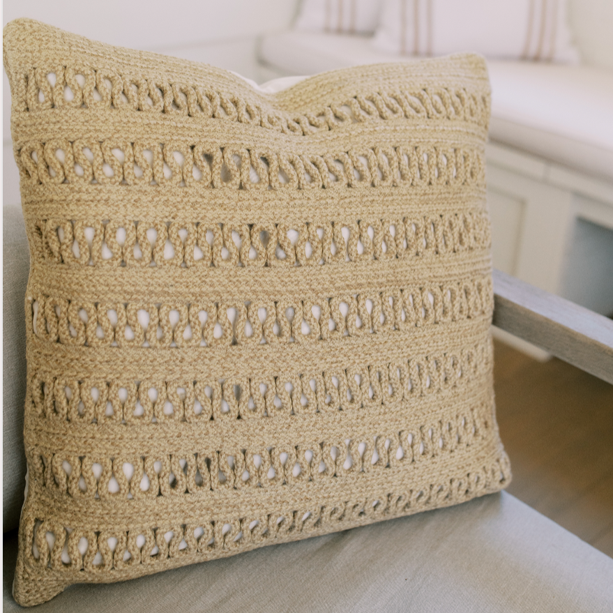 Filigree Indoor/Outdoor Pillow 22x22