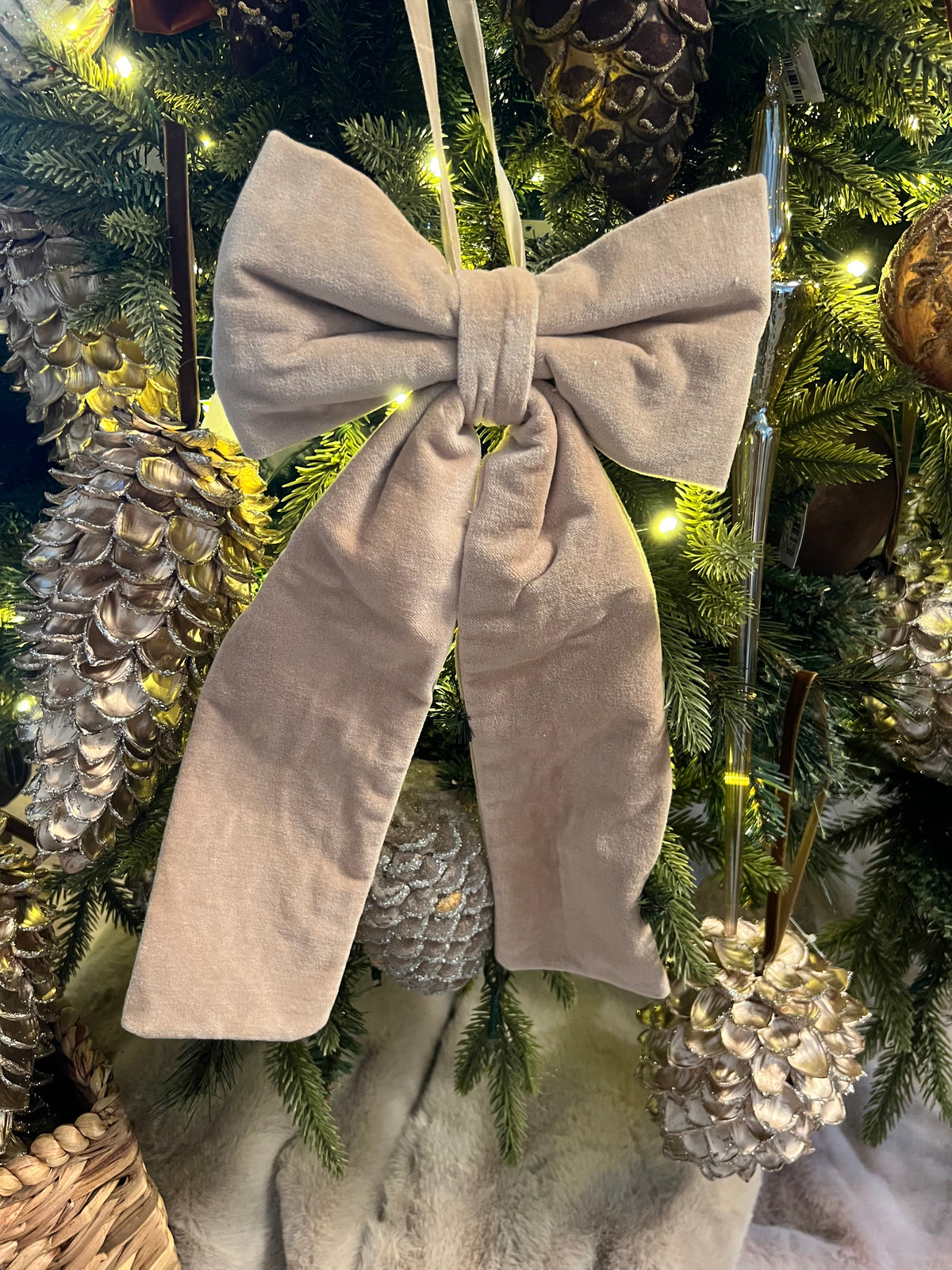 Velvet Bow-Beige (2 Sizes)