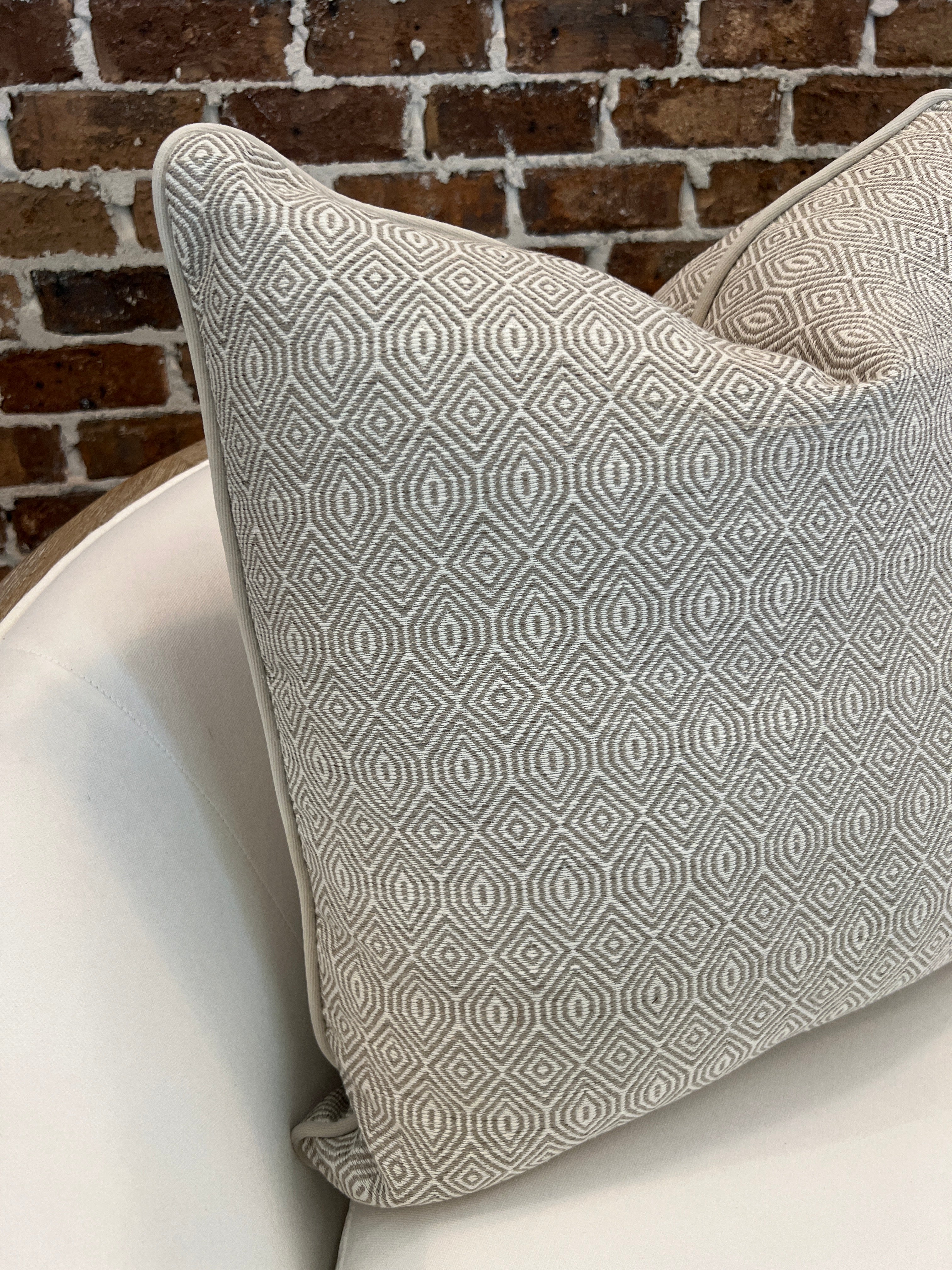 22x22 Drift Diamond Pattern Pillow