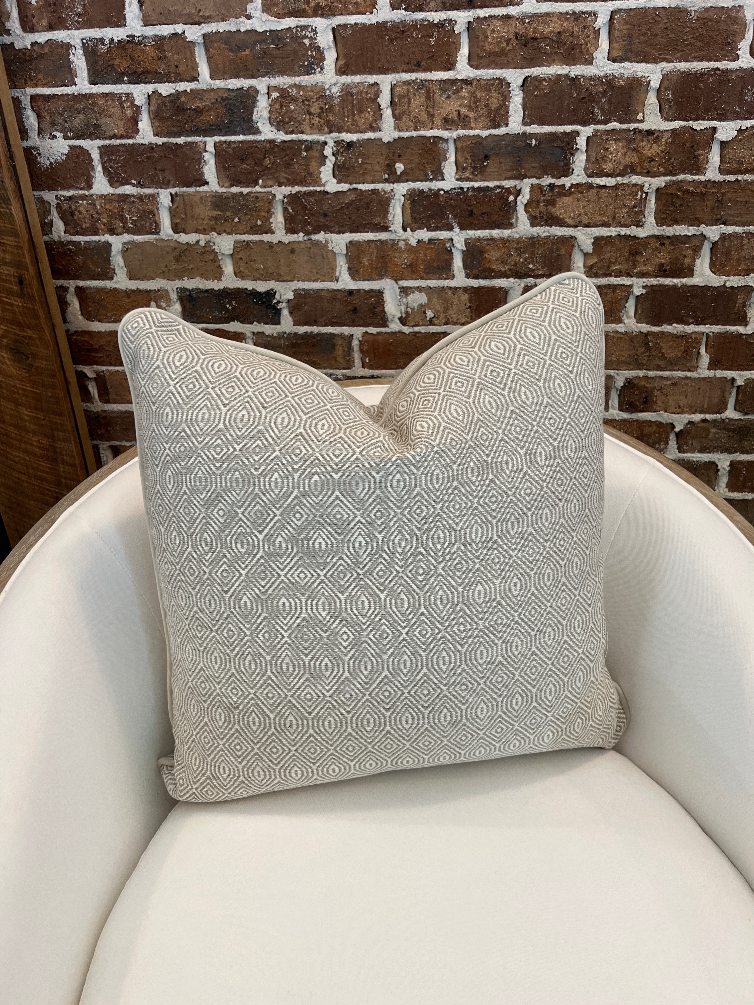 22x22 Drift Diamond Pattern Pillow