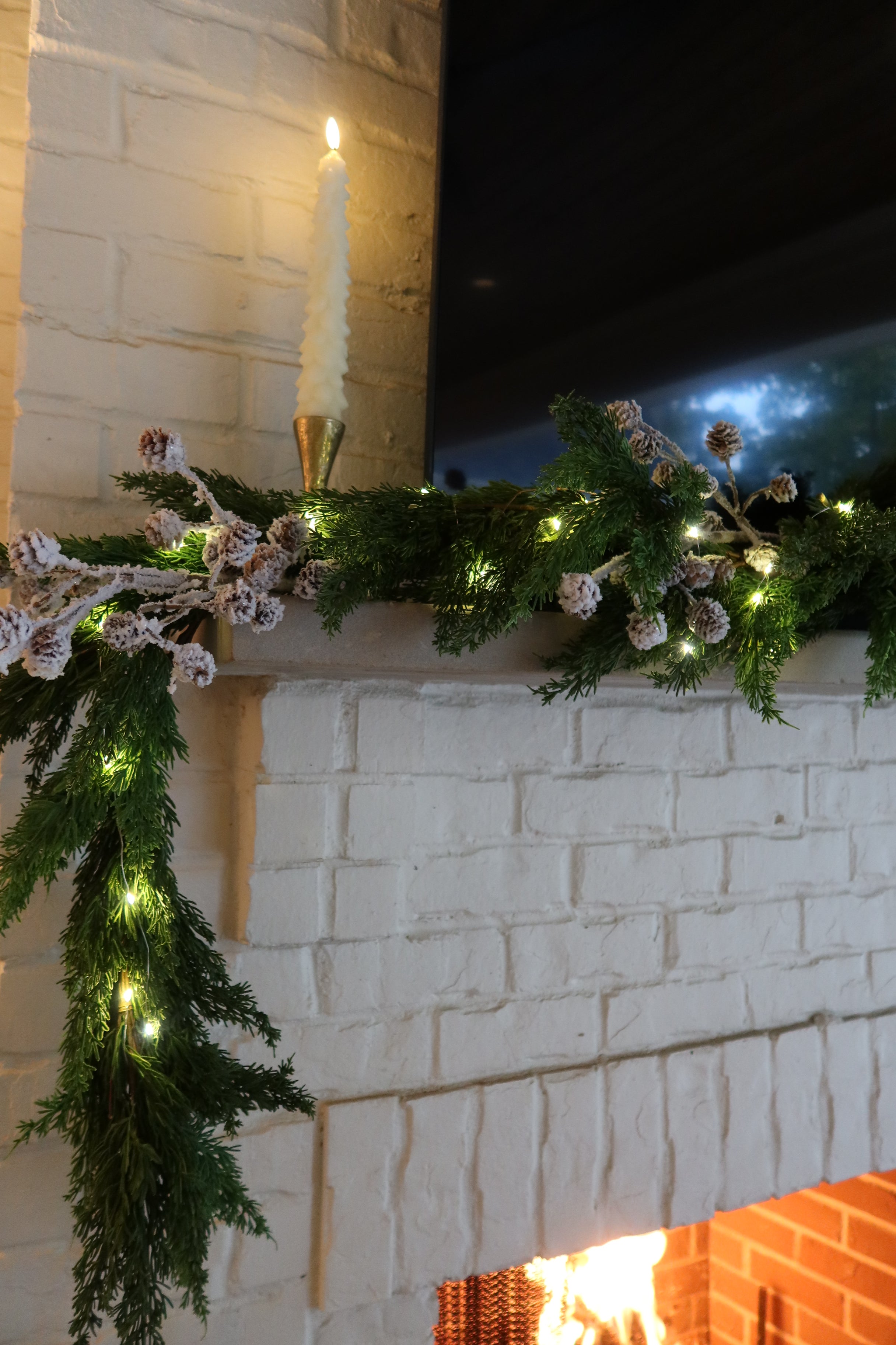 Linen & Flax Holiday Mantel Kit