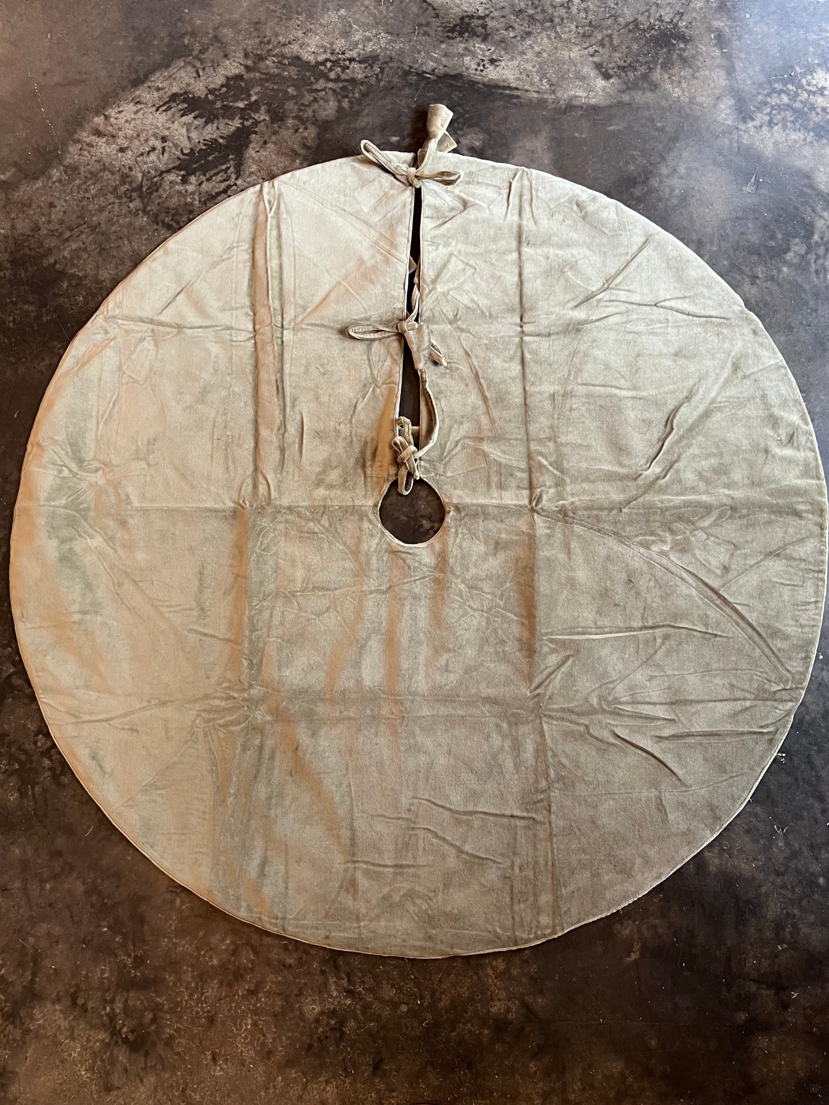 47" Sage Velvet Reversible Tree Skirt