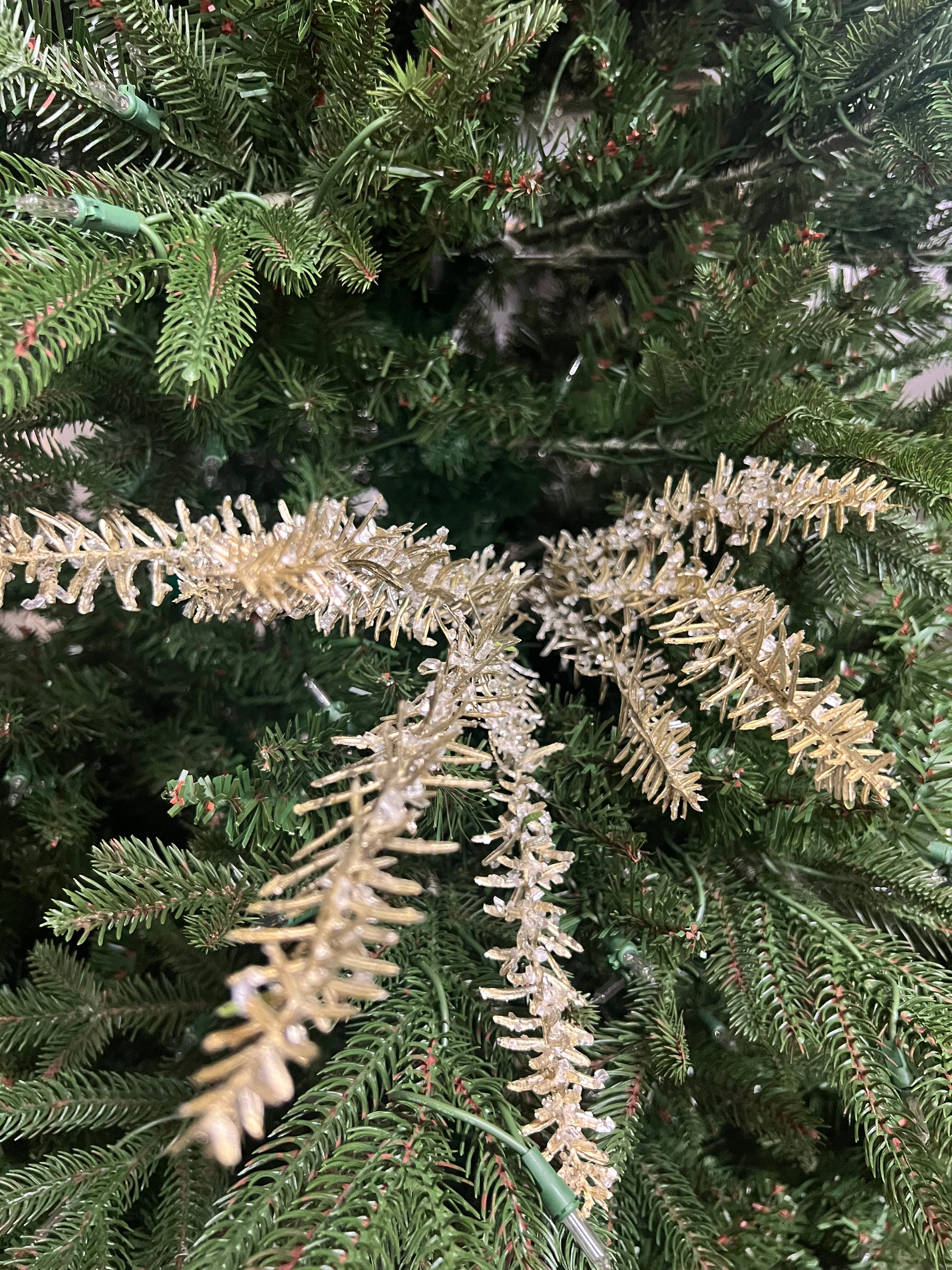27" Pine Spray w/ Icy Glitter-Silver/Gold