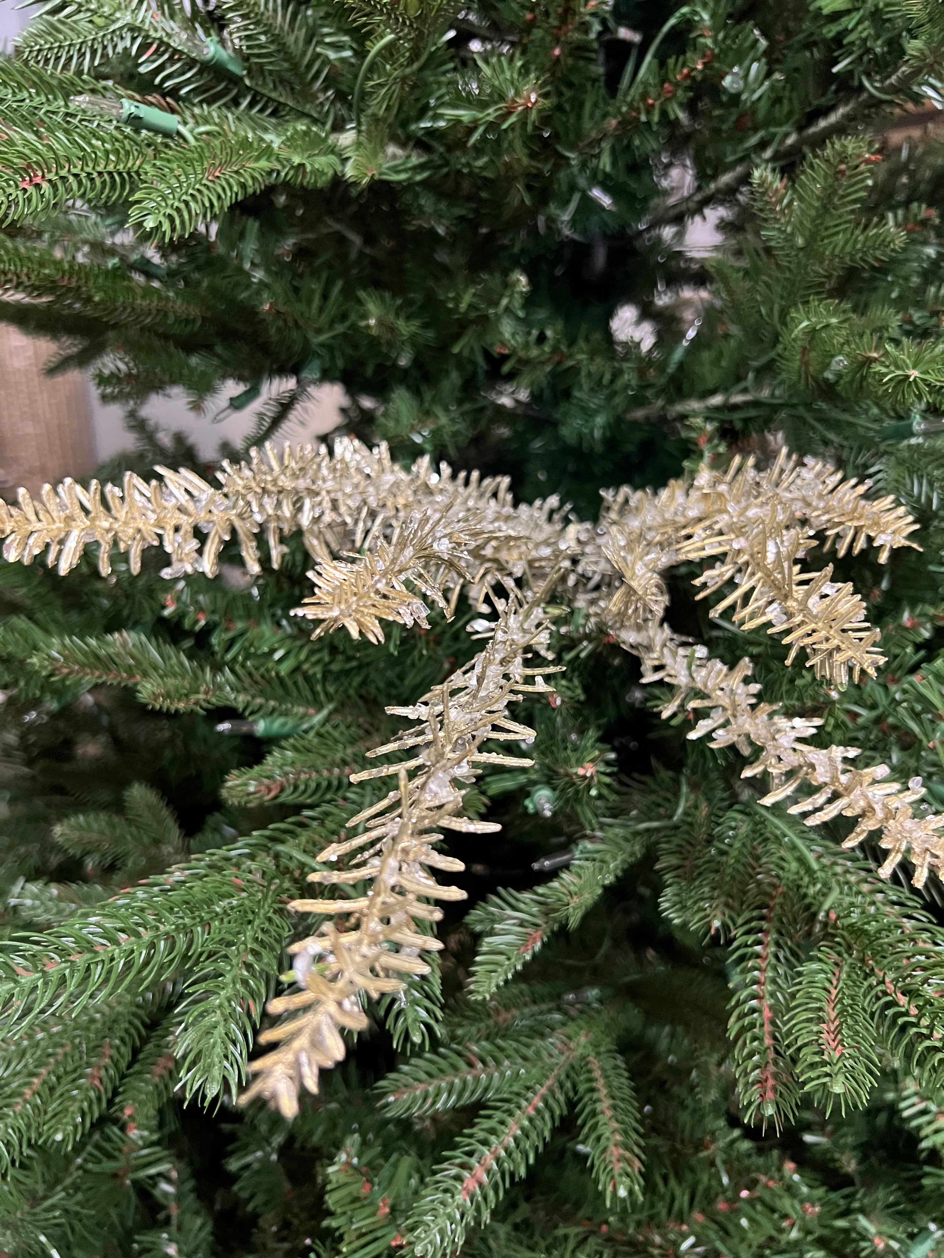 27" Pine Spray w/ Icy Glitter-Silver/Gold