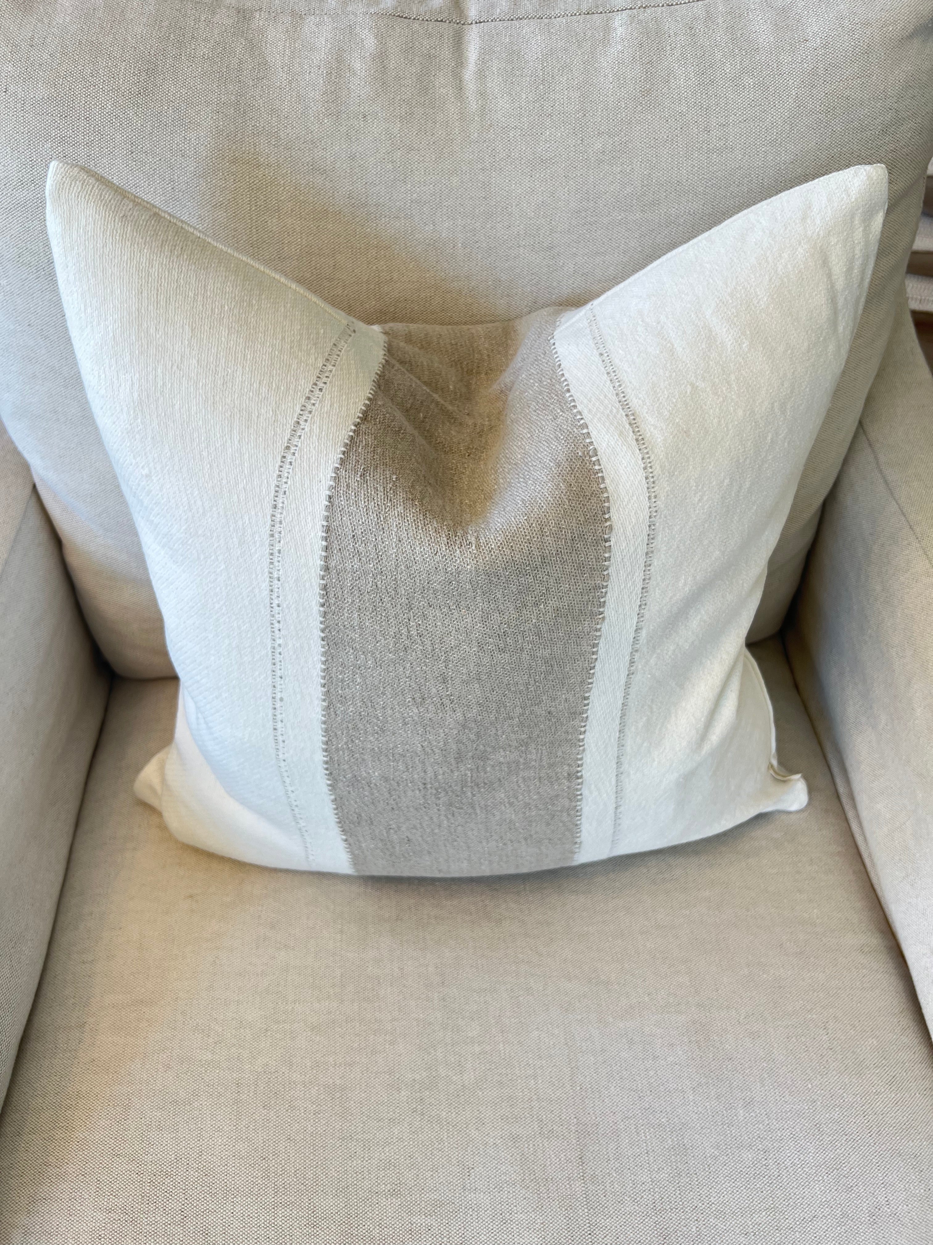 20x20 Edward Linen Pillow