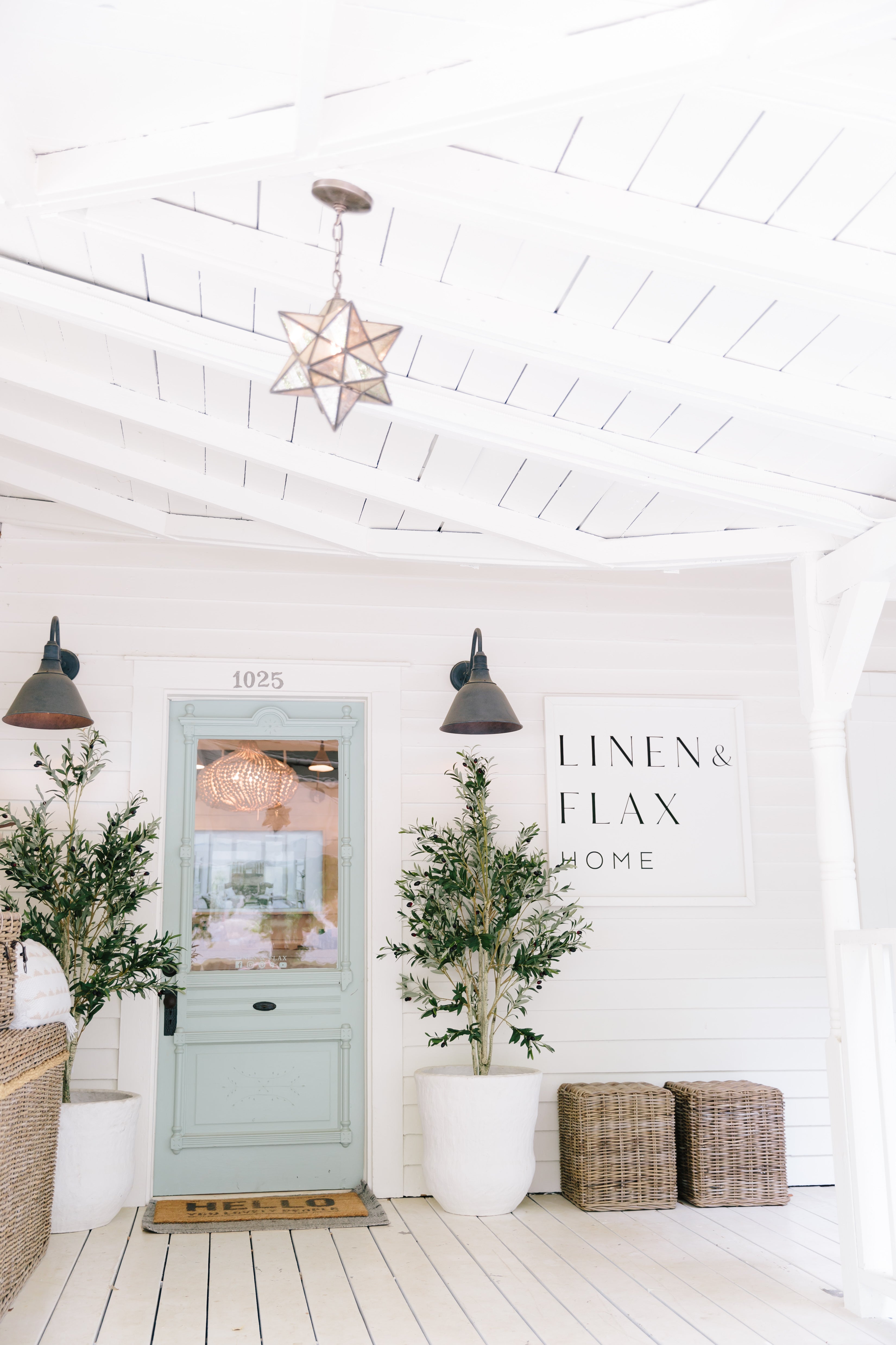 Photo of the entrance to the Linen and Flax Home Co. location.