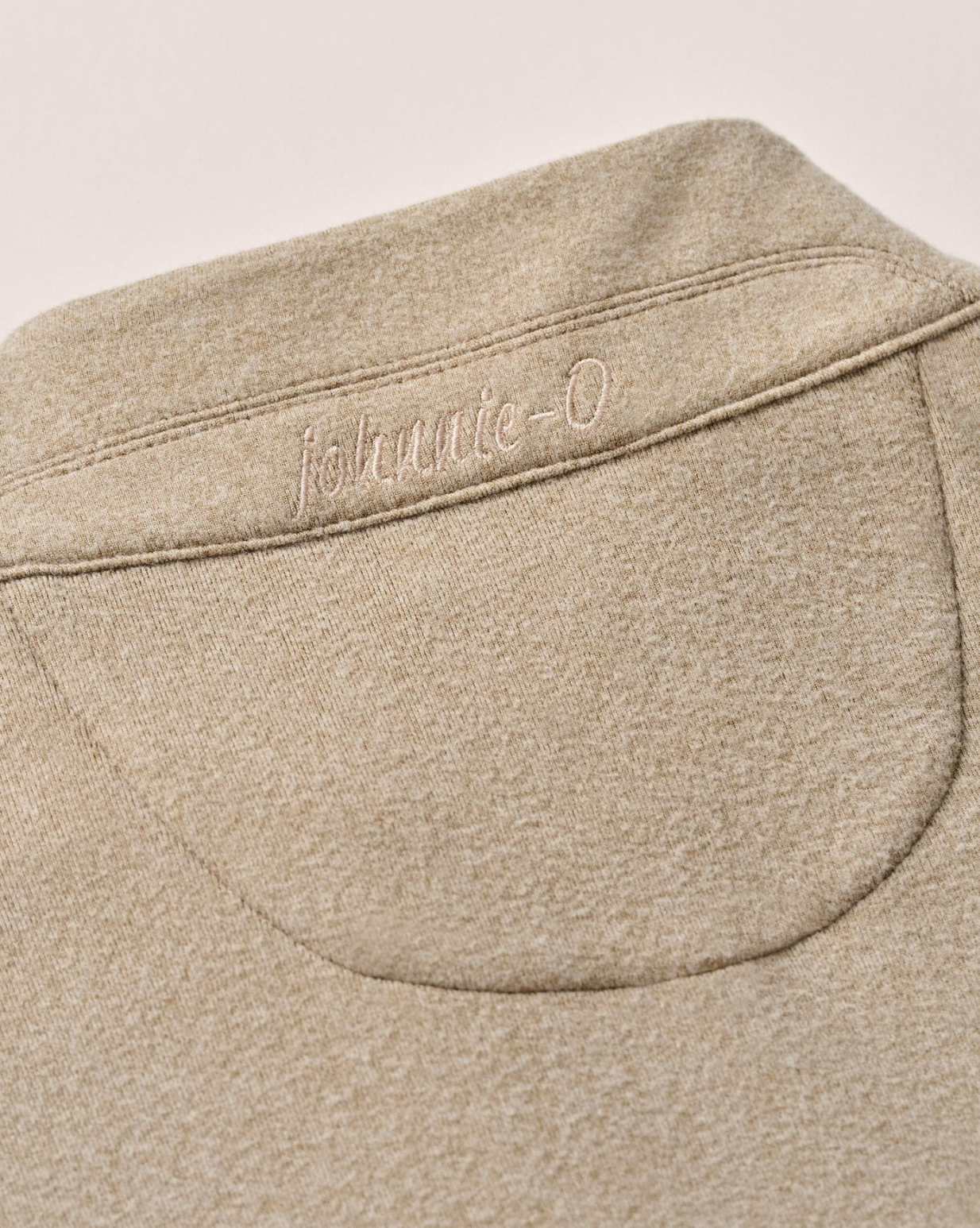 Mikey Performance Pullover-Almond