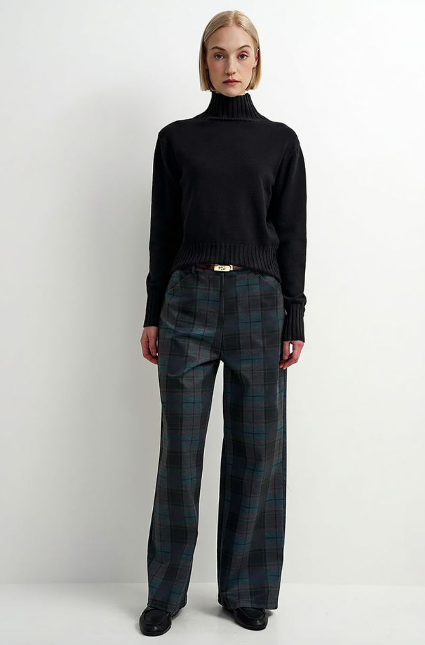 Ribbed Crewneck Sweater-Black