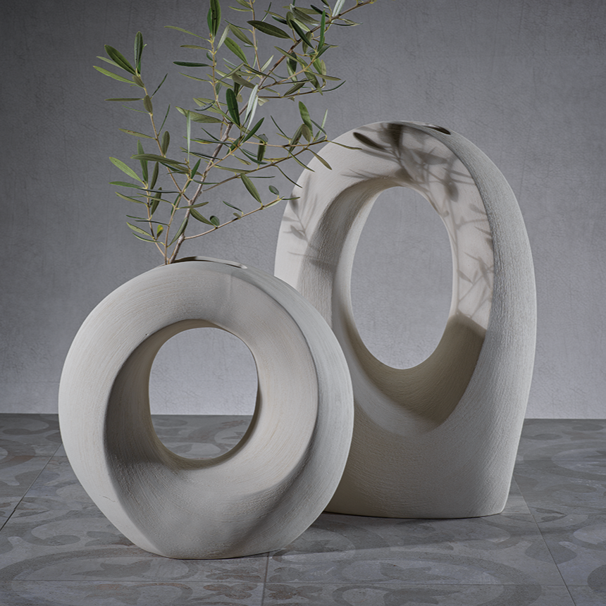 Ivory Circular Porcelain Vase (2 Sizes)