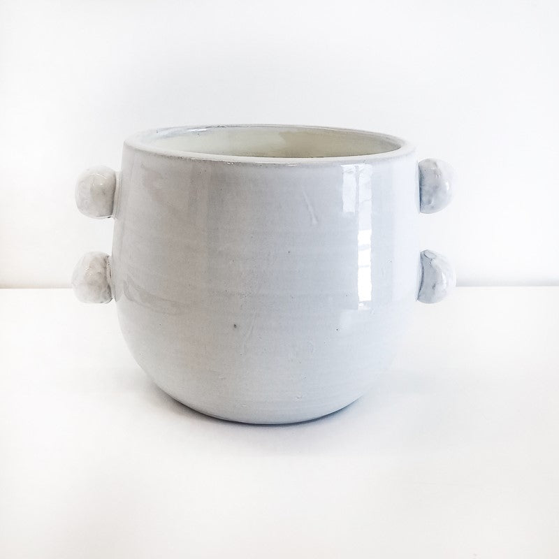 White Handle Dot Candle 9"x6"x5.75" (50 oz.)