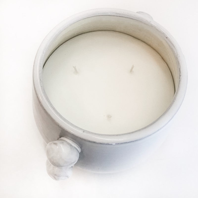 White Handle Dot Candle 9"x6"x5.75" (50 oz.)